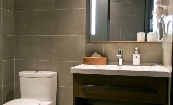 HanTing Hotel (Changchun Jingyue Changying Century City)