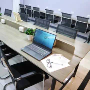 Nomad's Hub - Best Value Co-Living Hostel