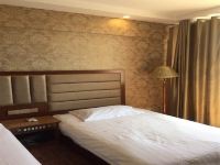 布尔津瑞峰大酒店 - 高级双床房