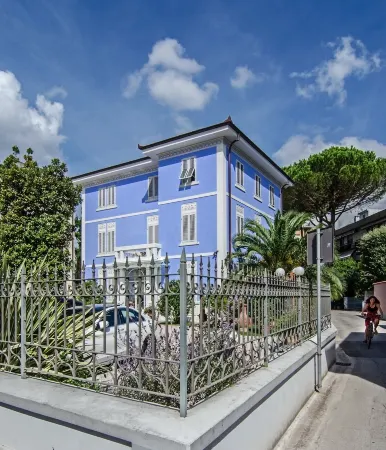 Lucca in Azzurro Maison de Charme Отели рядом с достопримечательностью «Базилика Сан-Микеле-ин-Форо»