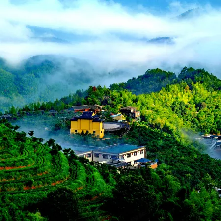 Ch'an Town Resorts