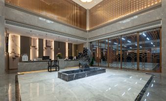 Remus Hotel (Dongxing High Speed Railway Station)