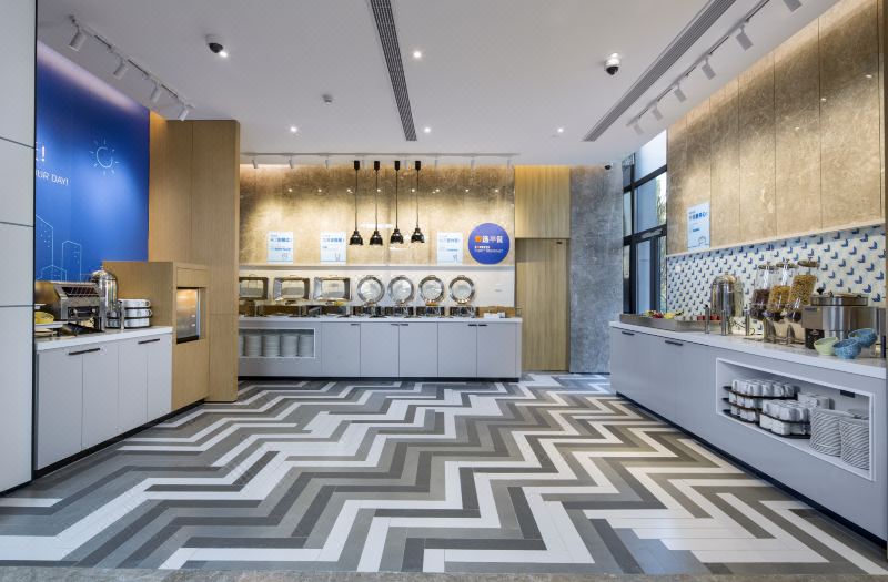 Holiday Inn Express Shanghai Inernational Resort by IHG photo 3