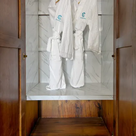 Celina Hotel & Apartment