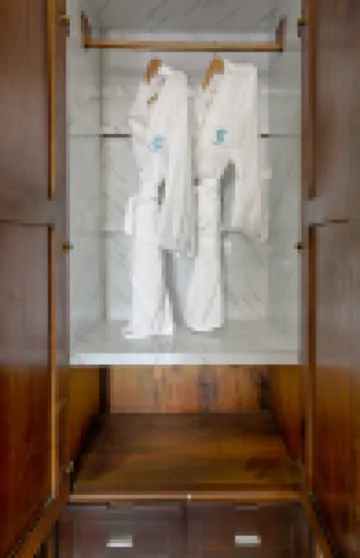 Celina Hotel & Apartment