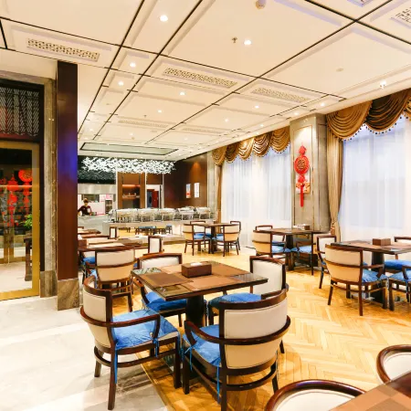 Huaqiao Hotel