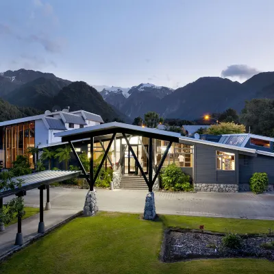 Scenic Hotel Franz Josef Glacier Hotel dekat West Coast Wildlife Centre