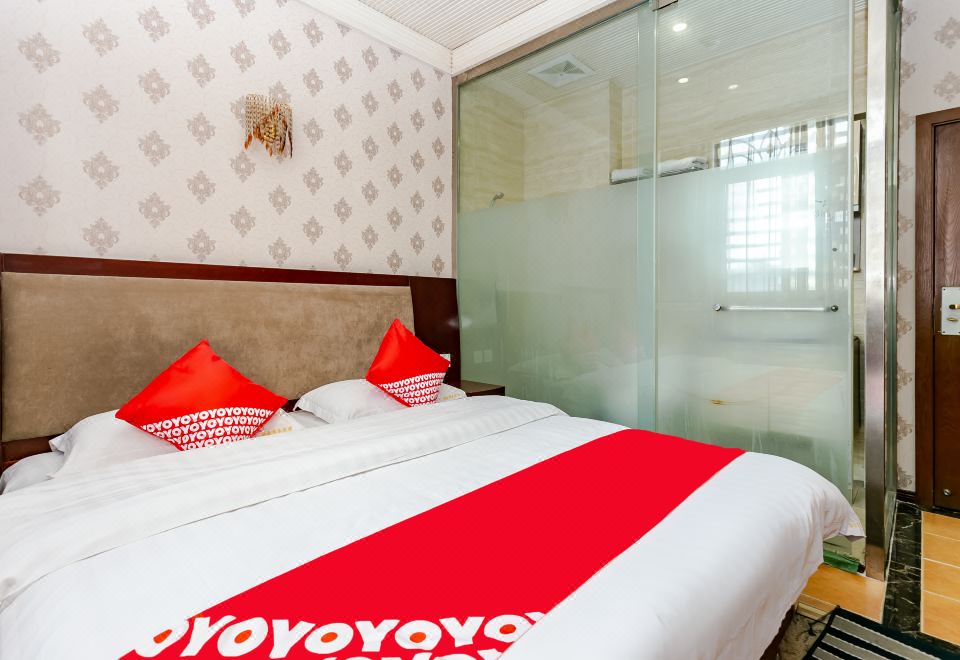 Longnan Tianchen Business Hotel