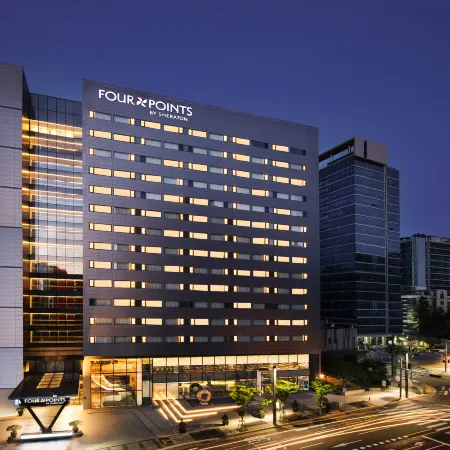 Four Points by Sheraton Seoul, Guro Отели рядом с достопримечательностью «Аутлет Mario»