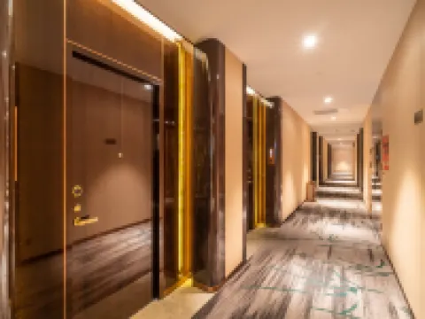 Swan Lake Hotel Hotele w: Sihui