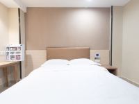 窝趣公寓(广州美博城店) - 轻奢大床房