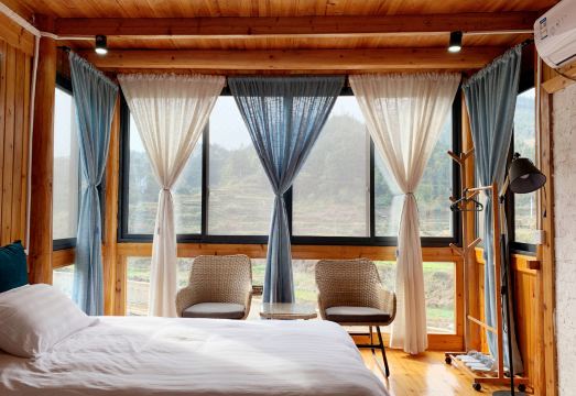 Elf Riverside Guesthouse 전경