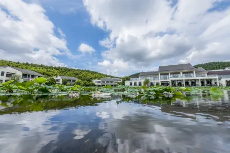 Huanxiu Resort & Spa Hotel