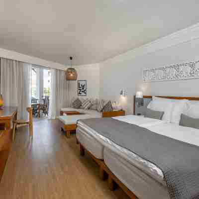 ซันวิง บางเทา บีช Rooms