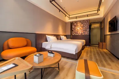 Z Manke's Hotel (Yan'an Baota Mountain)