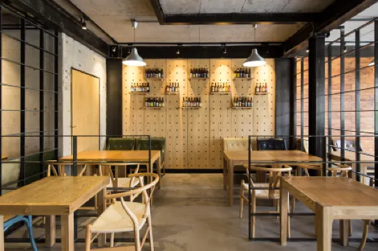 UniLoft Hostel (Dalian Railway StationDongguan Street Historical and Cultural Block Store）