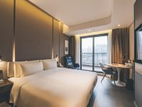 上海北外滩亚朵酒店 - 几木城景大床房
