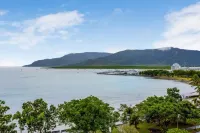 Cairns Ocean View Apartments Hotels in Cairns