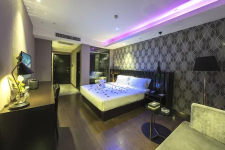 Wanlong Hotel (Baoding High-tech Zone Baobai Shopping Plaza Store)