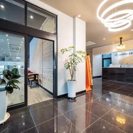Sunrise Hotel Seongsan Отели рядом с достопримечательностью «Тон-Амса»