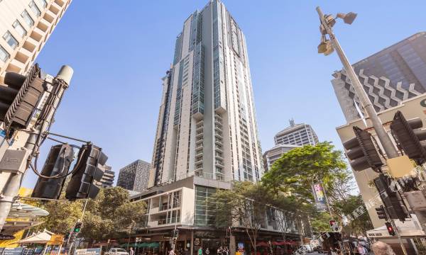 Oaks Brisbane Festival Suites