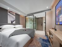 波恩酒店(广州新白云国际机场店) - 轻奢投影大床房