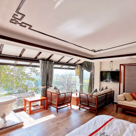 Xingyi Yinfeng Inn