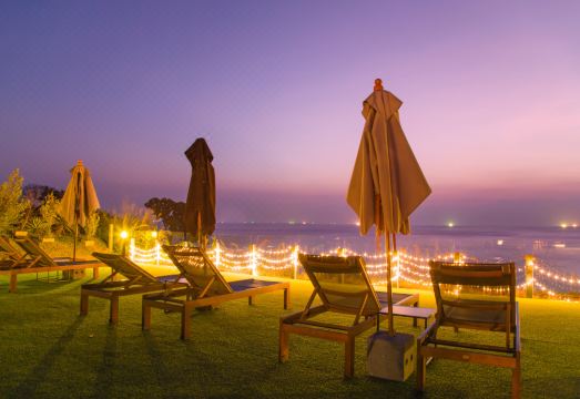 4. 더 후벤 어덜트..