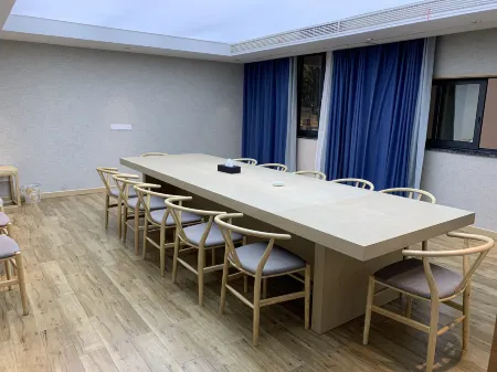 Junyi Chain Jiangcheng Mingdu Hotel in Pengshui County, Chongqing Отели рядом с достопримечательностью «Qinglong Cave»