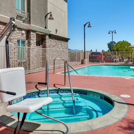 Holiday Inn Express & Suites BANNING by IHG
