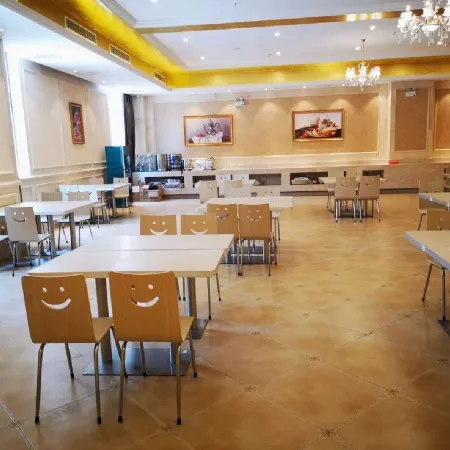 Vienna Hotel(Taihe Baitai Xingma international store)