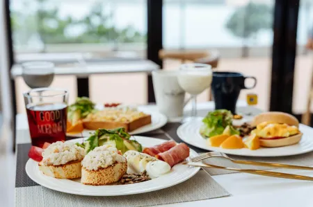 Sunshine Liv. Отели рядом с достопримечательностью «Sail Rock»