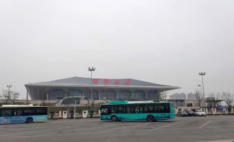 Yunshuo Holiday Hotel (Xi'an Administration Center, North Railway Station)