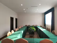 Tongzi Baihuayuan Hotel Hotels in Tongzi County