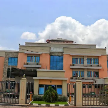 Best Western Plus by Bayse-Ltd