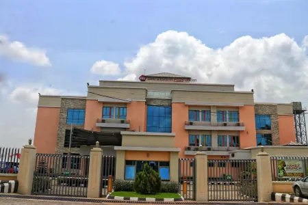 Best Western Plus by Bayse-Ltd