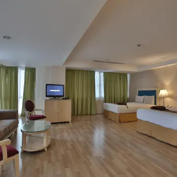 Crown Regency Hotel & Towers