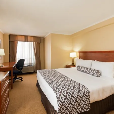 Crowne Plaza TORONTO AIRPORT by IHG