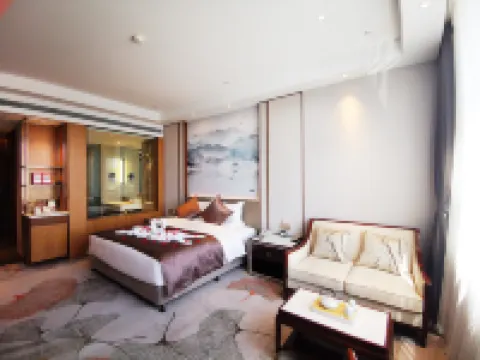 Legend Jianguo Hotel Hotels in Tonghua County