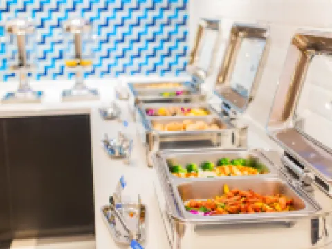 ฮอลิเดย์ อินน์ เอ็กซ์เพรส เจียงเหมิน เจียงไห่ โรงแรมในเจียงเหมิน