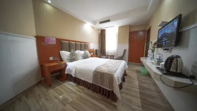 Yi Long Hua Chen Impress Business Hotel Hotels near Yilong Railway Station