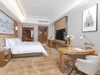 Vienna International Hotel (Loudi Stadium)