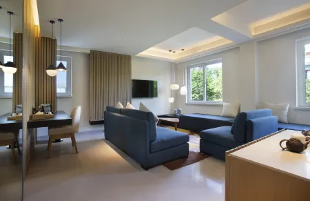 Ginco Hotel Отели рядом с достопримечательностью «The Great Affection of Liuhuizhi Toward the Book Collecting Tower»