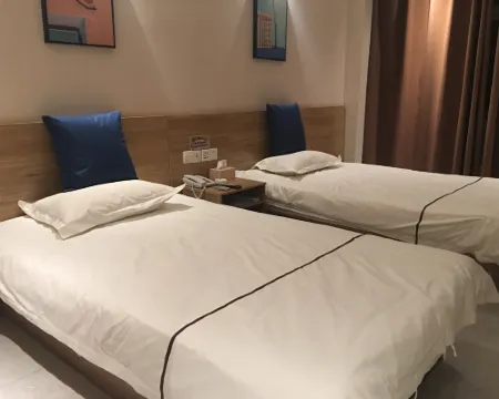 yazhihotel Hotels in Weishi