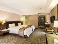 Grand Forward Hotel Hotels near Bade Park