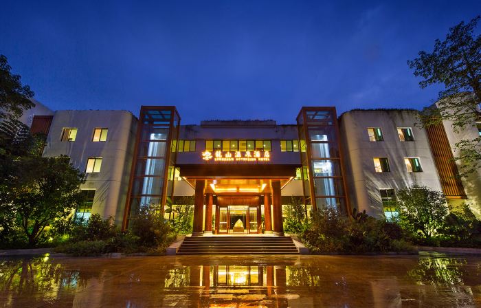 雲浮新興龍山温泉酒店