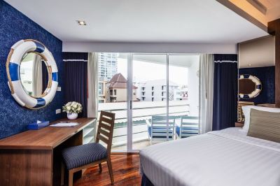 デラックス ダブルルーム エーワン ザ ロイヤル クルーズ ホテル パタヤの写真