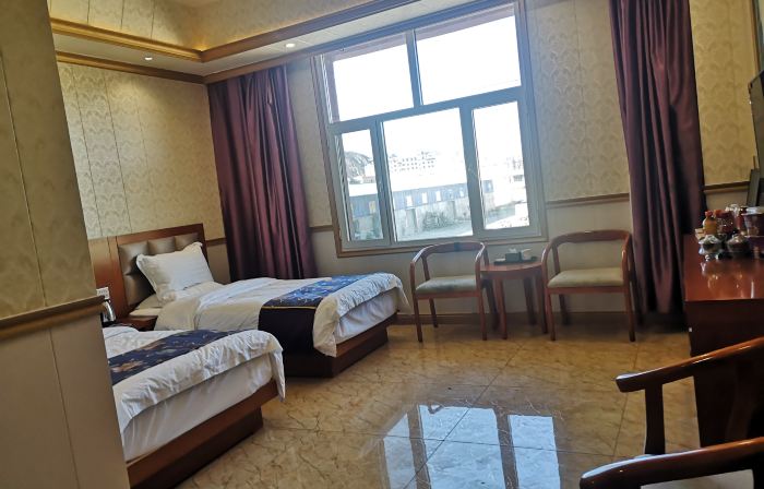 Jishishan Jindu Business Hotel