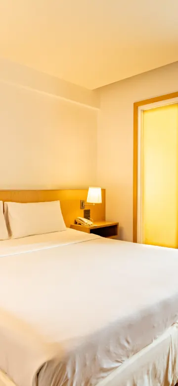 ห้องซูพีเรียร์ เตียงใหญ่ 1 เตียง