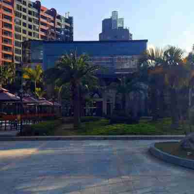 芒市華豐孔雀湖度假飯店 Hotel Exterior